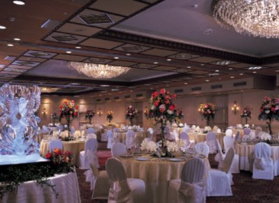 Newport Marriott - Ballroom Set For A Wedding