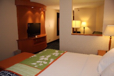 Fairfield Inn by Marriott - All Of Our King Suites Include Comfortable Bedding And 37 Inch Flat Screen Tv's.