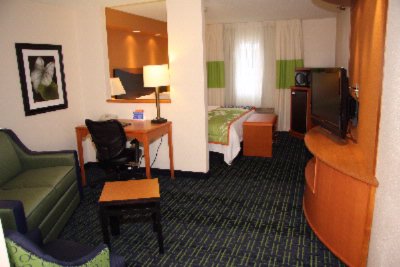 Fairfield Inn by Marriott - Spread Out In Our Executive King Suite With An Additional Sitting Area. Additional Amenities Include A Large Work Desk Ergonomic Chair Mini-fridge Microwave Pullout Sofa And Complimentary High-speed Internet Access.