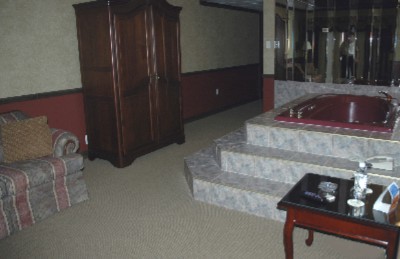 Honeymoon Suite Whirlpool