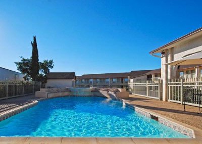 Quality Inn Marble Falls - Outdoor Pool & Hot Tub