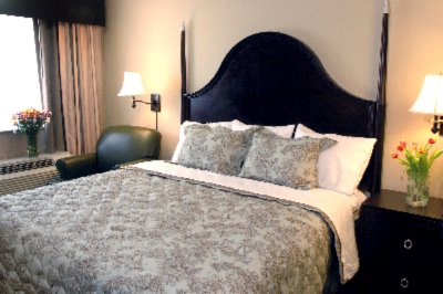 Inn at Mulberry Grove - Guest Room Featuring 1 King Size Bed