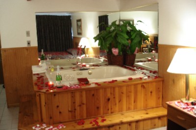 Barkers Island Inn Resort & Conference Center - Whirlpool Suites Available