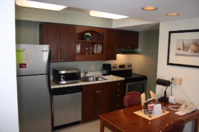 Residence Inn by Marriott Boise Central - Kitchen