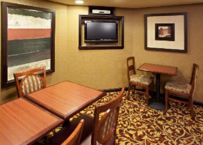 Holiday Inn Express - 