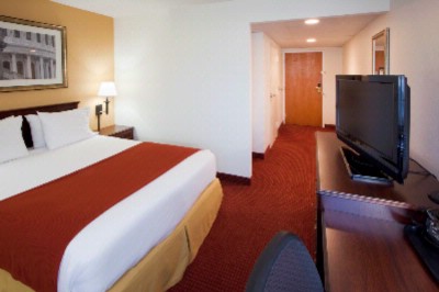 Holiday Inn Express - 
