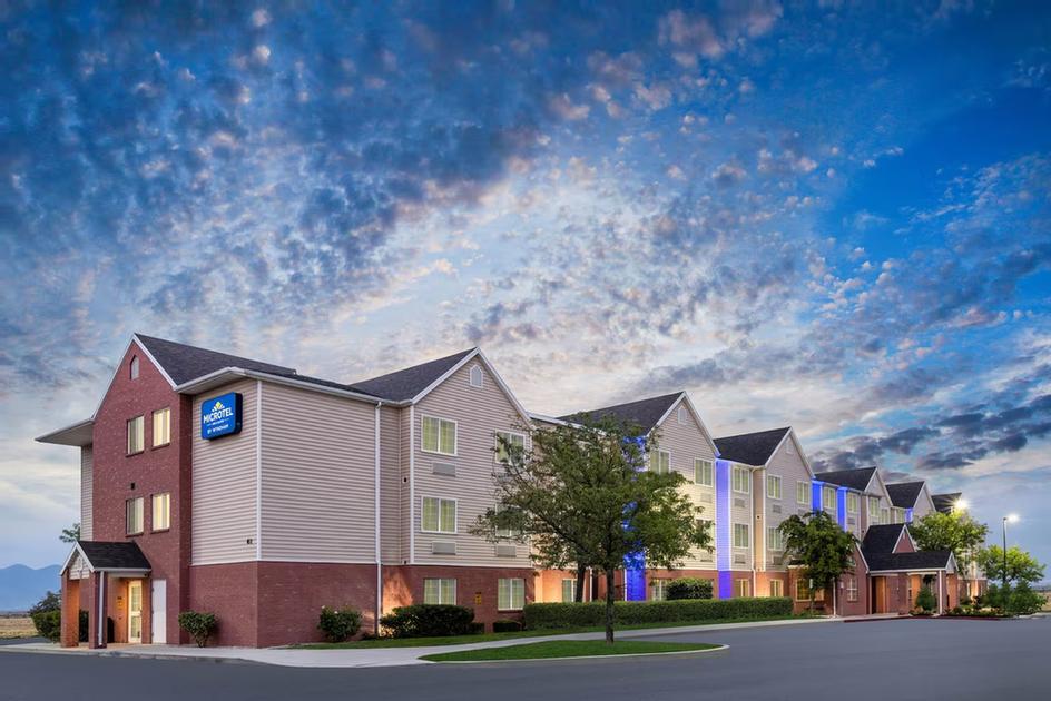 Microtel Inn & Suites