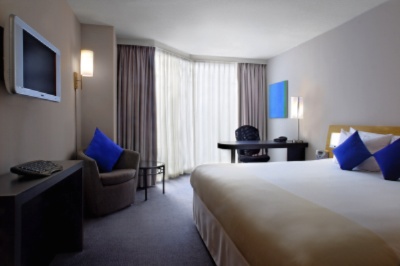 Novotel Toronto North York - Deluxe Novation Guestroom