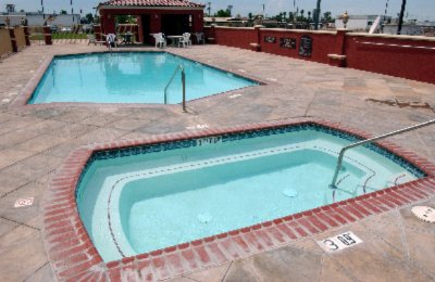 Holiday Inn Express - 