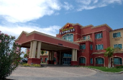 Holiday Inn Express - 