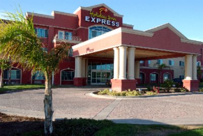 Holiday Inn Express - 