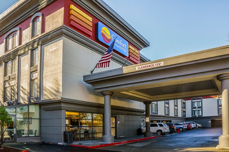Comfort Inn & Suites Sea Tac Airport