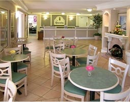 La Quinta Inn - Breakfast Area