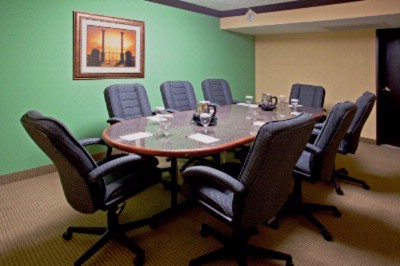 Crowne Plaza Suites Houston / Sugar Land - 