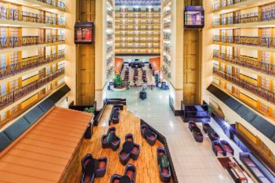Crowne Plaza Suites Houston / Sugar Land - Southwest Grill - Open For Breakfast Lunch And Dinner