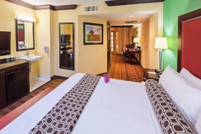Crowne Plaza Suites Houston / Sugar Land - King Bedroom