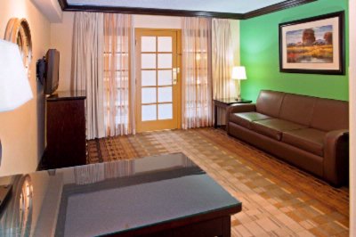Crowne Plaza Suites Houston / Sugar Land - Work Desk Wet Bar Fridge Microwave