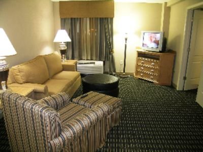 Hampton Inn Suites Downtown Albany - 