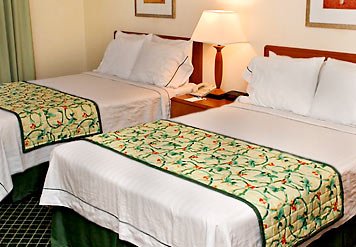 Fairfield Inn & Suites Fort Walton Beach Eglin Af - Cotton-rich Linens Fluffy Pillows & Thicker Mattresses!
