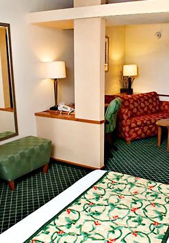 Fairfield Inn & Suites Fort Walton Beach Eglin Af - Suites With Sofa Bed Mini-refrigerator & Microwave Oven!