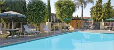 Super 8 Motel - 