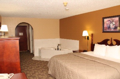 Comfort Inn Conroe - Rooms With Jacuzzi Tubs Available