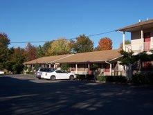 Oak Hill Inn & Suites - 