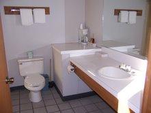 Oak Hill Inn & Suites - 