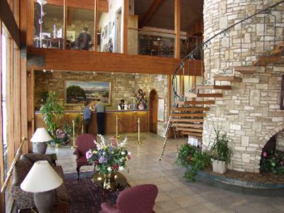 Inn of The Hills - Hotel Lobby