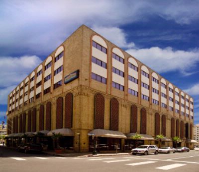 Riverwalk Plaza Hotel & Suites - Hotel - Day View