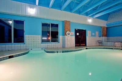 Holiday Inn Patriot - King Bed Room