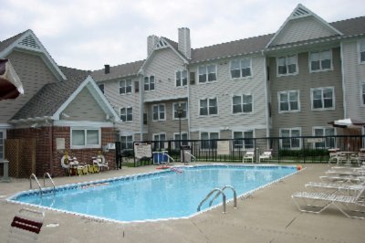 Residence Inn by Marriott Louisville Airport - Outdoor Pool And Whirlpool