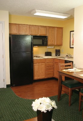 Residence Inn by Marriott Louisville Airport - Fully Equipped Kitchen