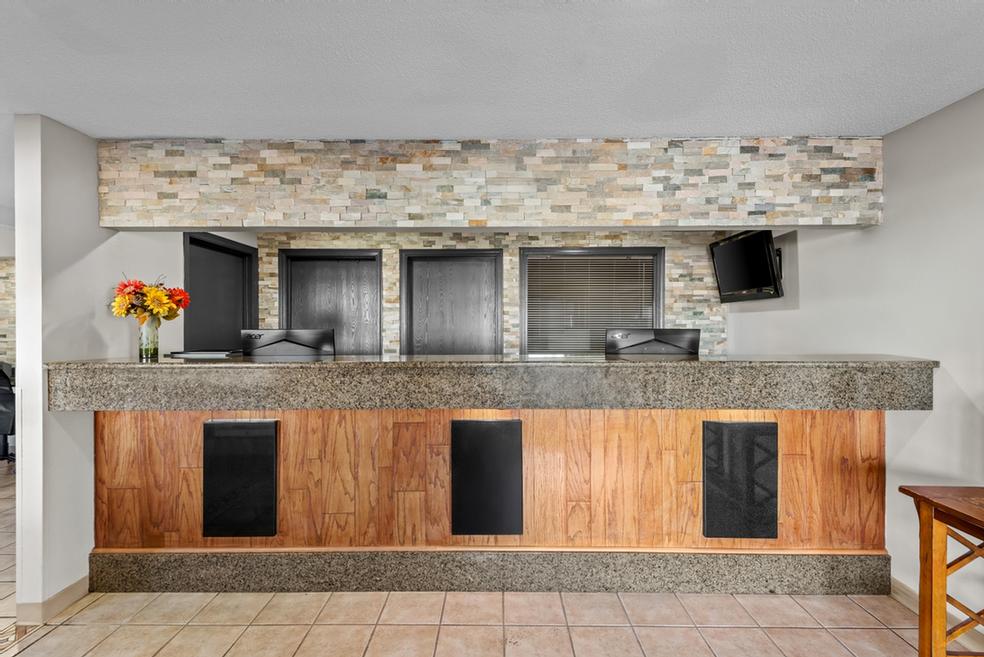 Heartland Inn Des Moines Airport - 