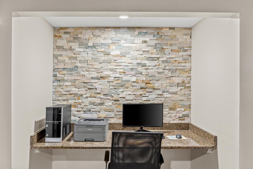Heartland Inn Des Moines Airport - 