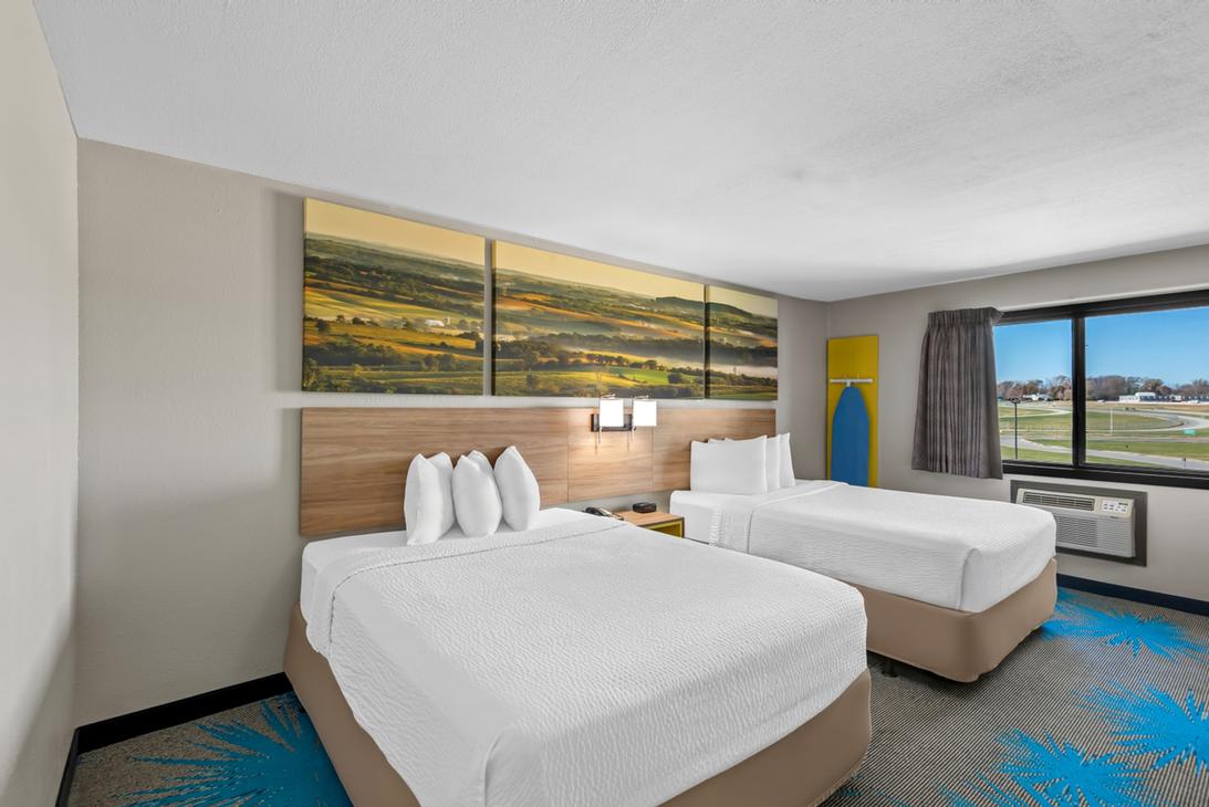 Heartland Inn Des Moines Airport - Deluxe Room