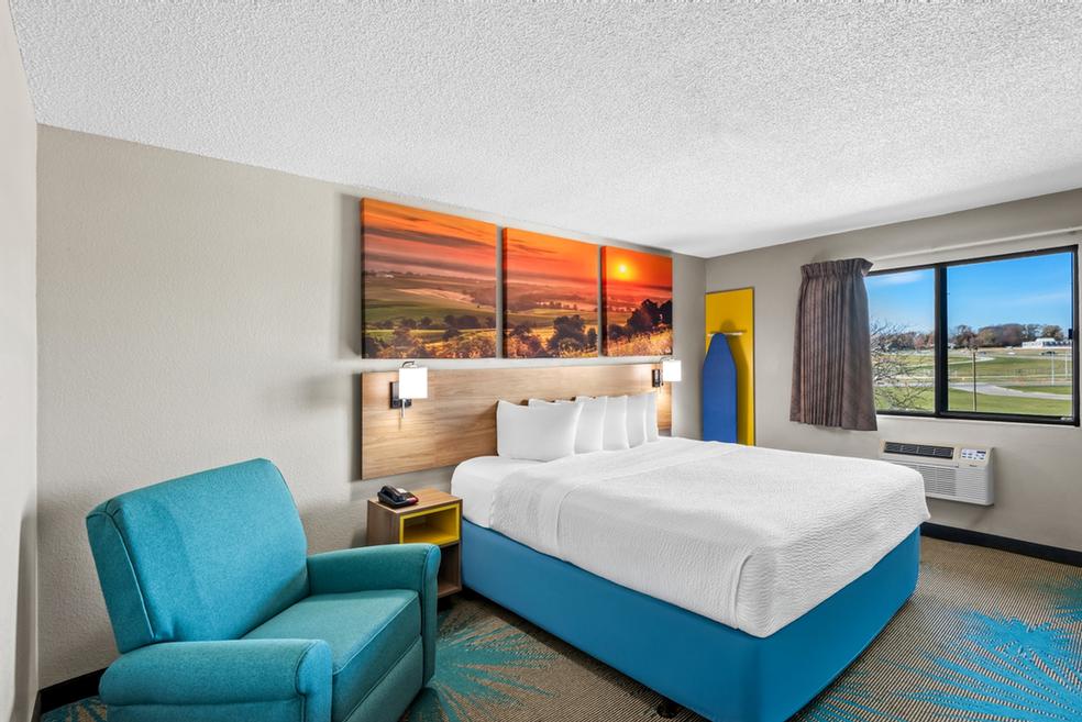 Heartland Inn Des Moines Airport - Whirlpool Suite