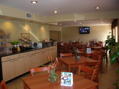 Comfort Inn Airport East - 