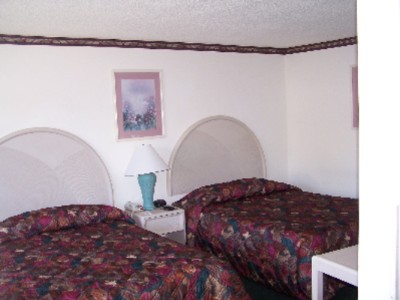 Rodeway Inn & Suites - Two Queen Beds W/ Micro-fridge Units In Room