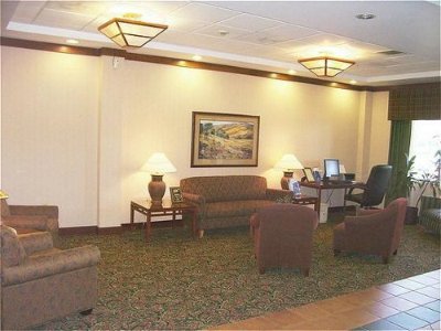 Holiday Inn Express Hotel & Suites - 