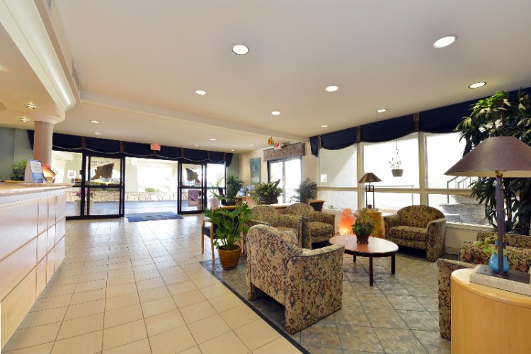 Best Western Mezona Inn - Lobby