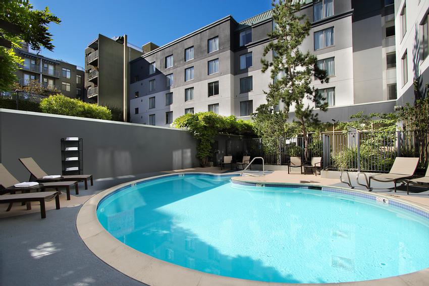 Oakland Marriott City Center - Outdoor Heated Pool
