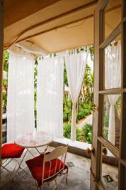 Sadigo Court Hotel - One Bedroom Living Room