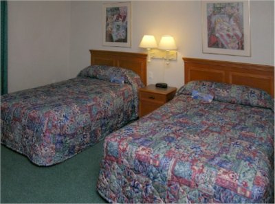 La Quinta Inn & Suites West - 
