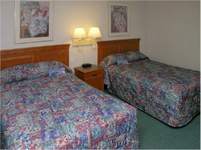 La Quinta Inn & Suites West - 