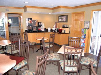Best Western Lincoln Sands Suites - Breakfast Room