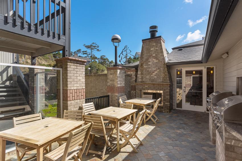 Best Western Lincoln Sands Suites - Bar-b-que Area