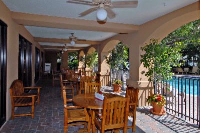 Courtyard by Marriott Cocoa Beach Cape Canaveral - Pool Side Patio