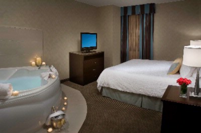 Hilton Garden Inn Toronto City Centre - 1-bedroom Suite With Jacuzzi