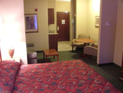 King Junior Suite With Pull Out Couch